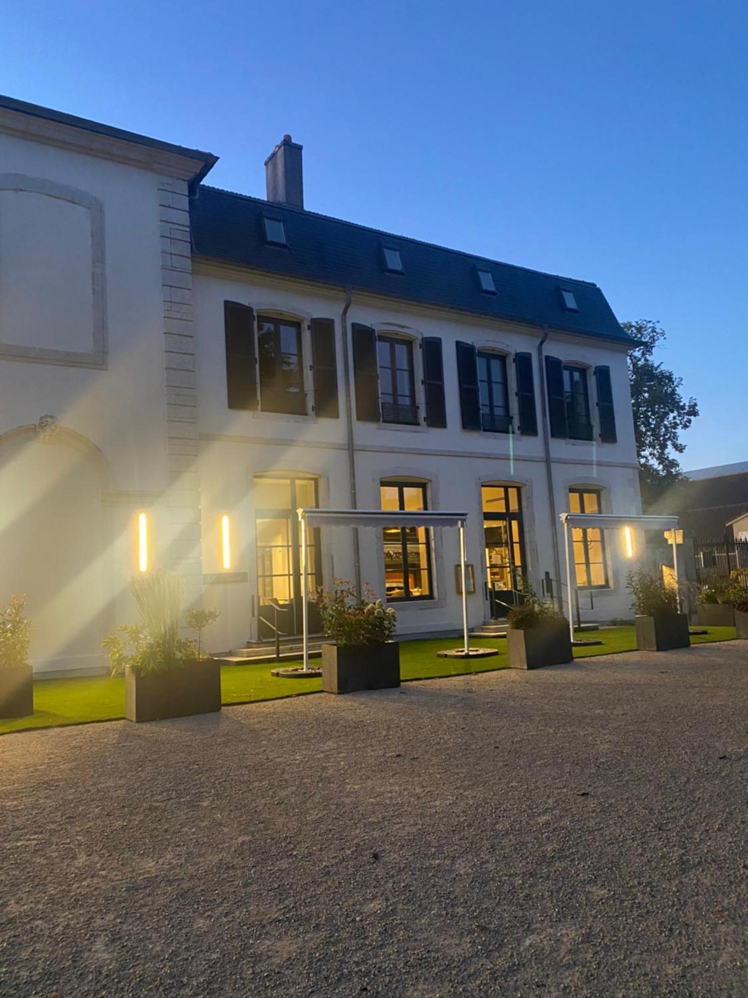 Hotel Au Chateau Villers-lès-Nancy エクステリア 写真